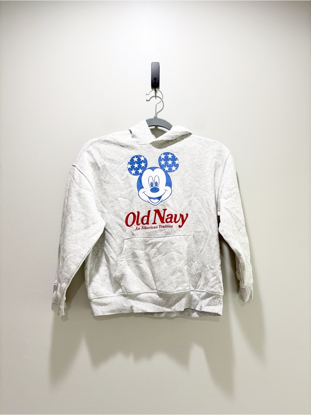Old Navy Light Gray Kids Hoodie with Blue & Red Mickey Graphic America Size M